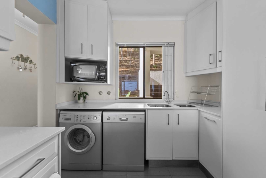 3 Bedroom Property for Sale in Sea Point Western Cape